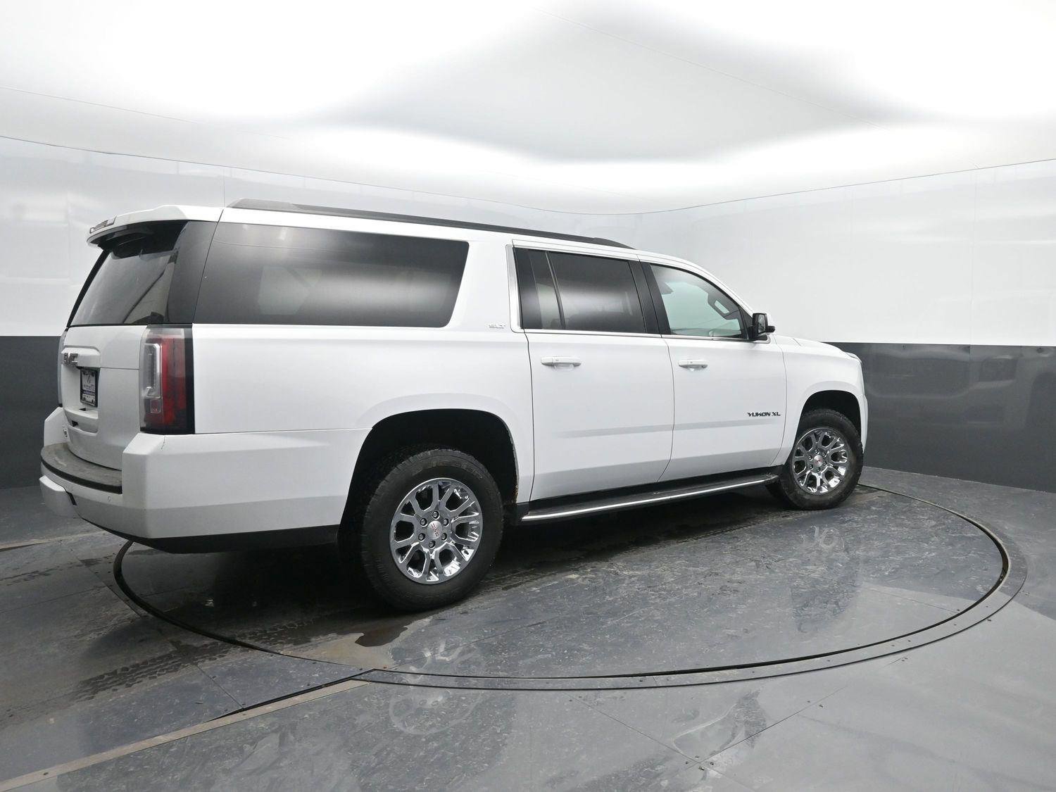 Used 2017 GMC Yukon XL SLT image 2