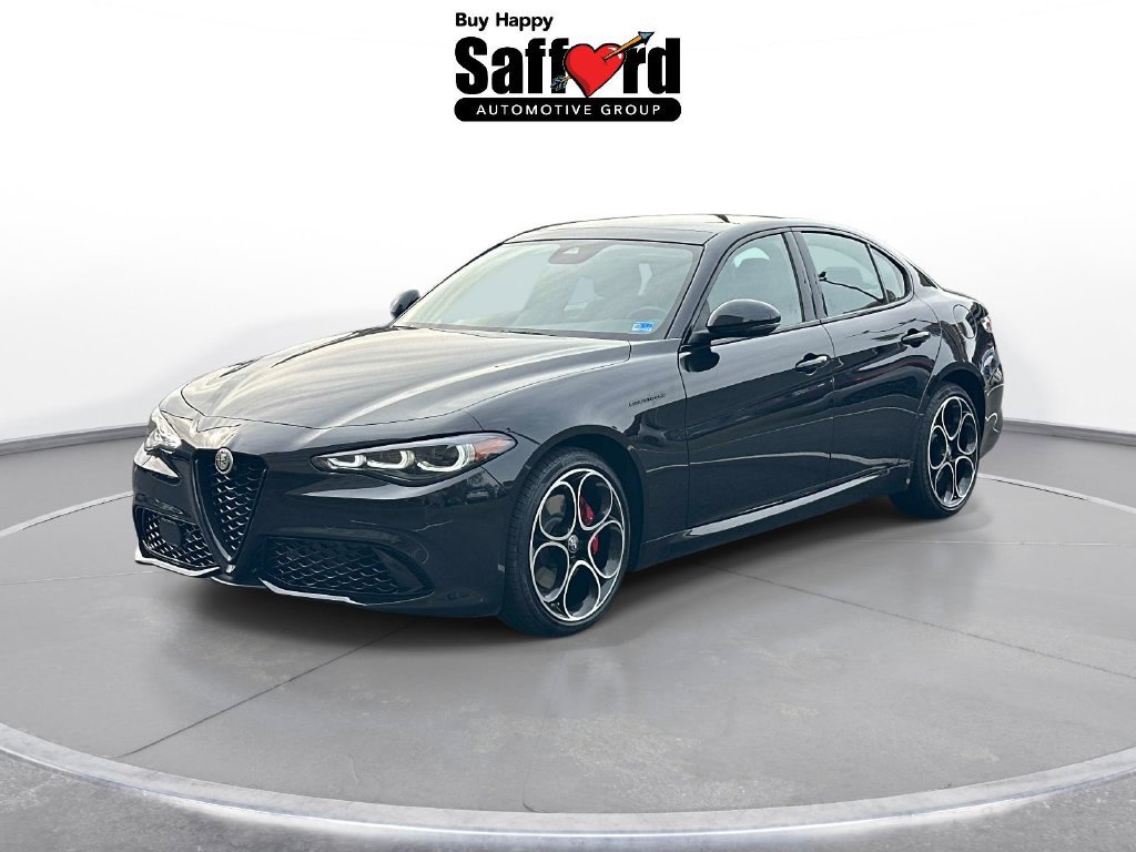 Used 2024 Alfa Romeo Giulia AWD image 1