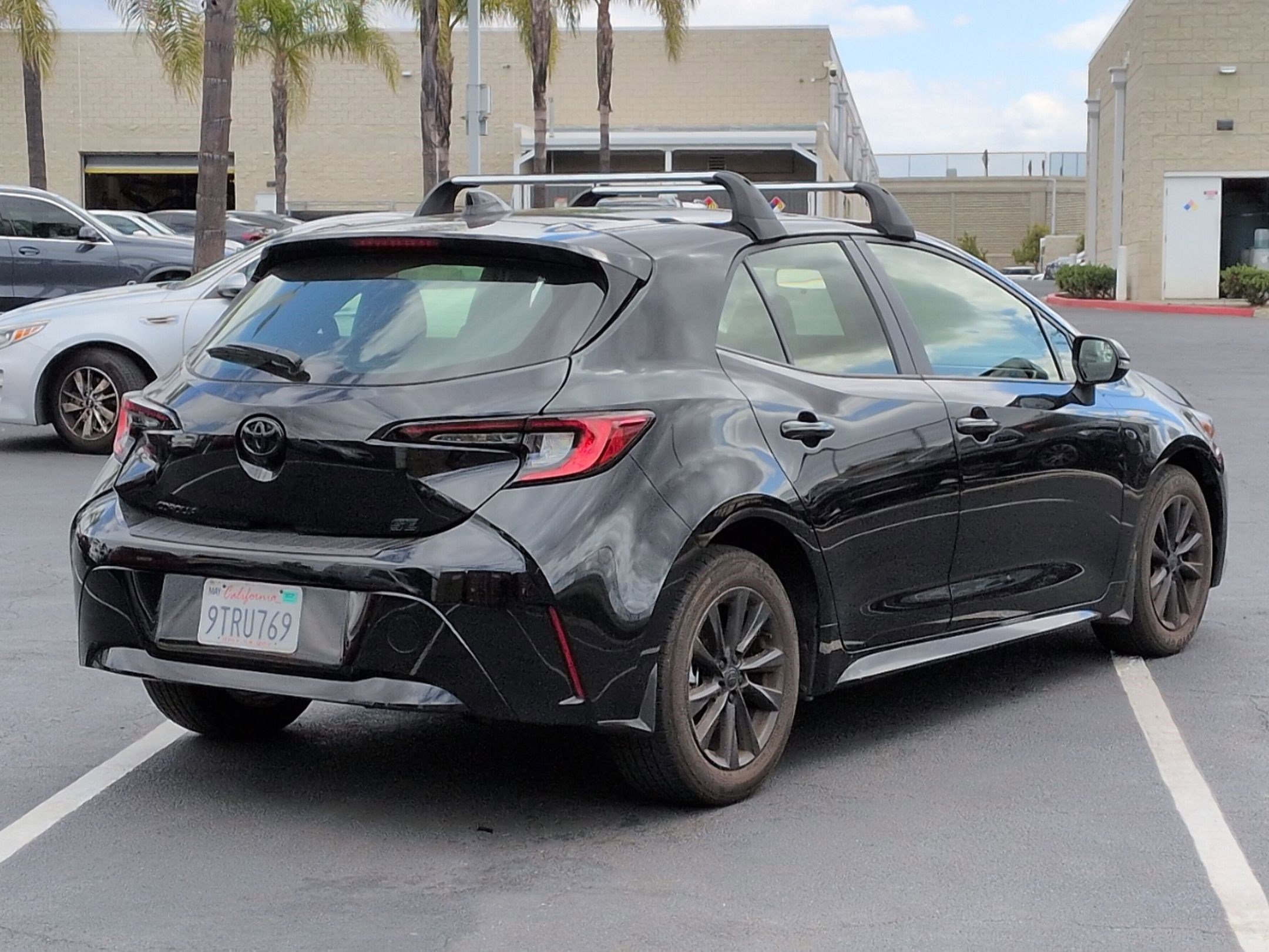 Used 2025 Toyota Corolla SE w/ SE Package FWD image 10