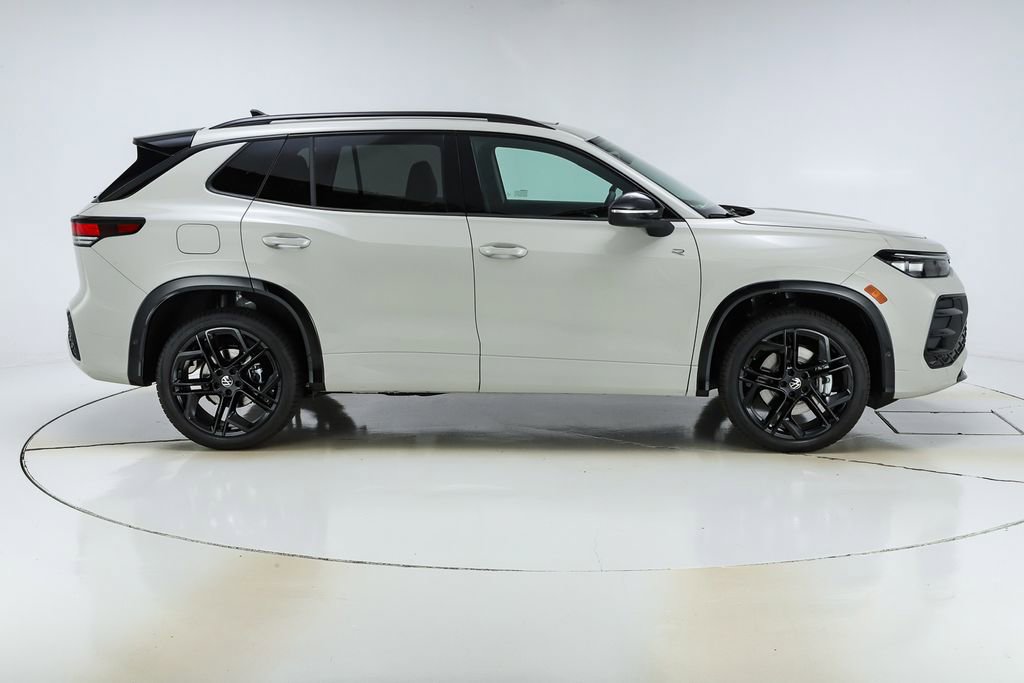 New 2026 Volkswagen Tiguan SE R-Line image 10