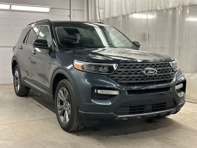 Used 2024 Ford Explorer XLT w/ Equipment Group 202A AWD/4WD image 20