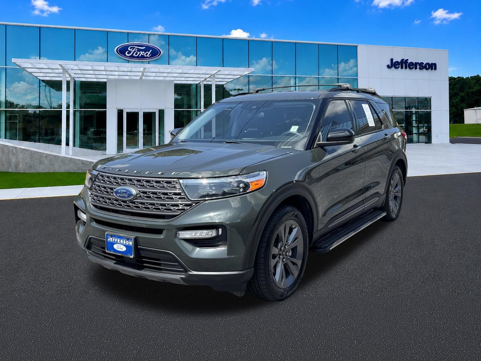 Used 2022 Ford Explorer XLT w/ Equipment Group 202A RWD image 3