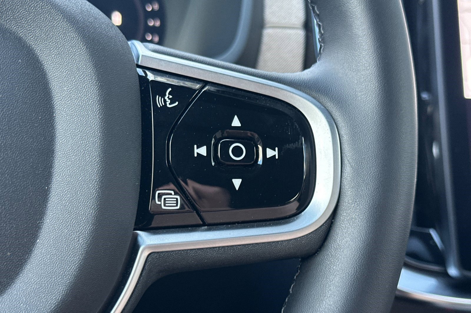 Used 2026 Volvo XC90 B6 Plus w/ Protection Package image 32