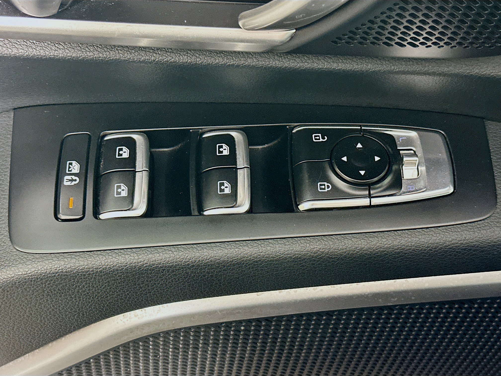 Used 2025 Kia Telluride S FWD image 15