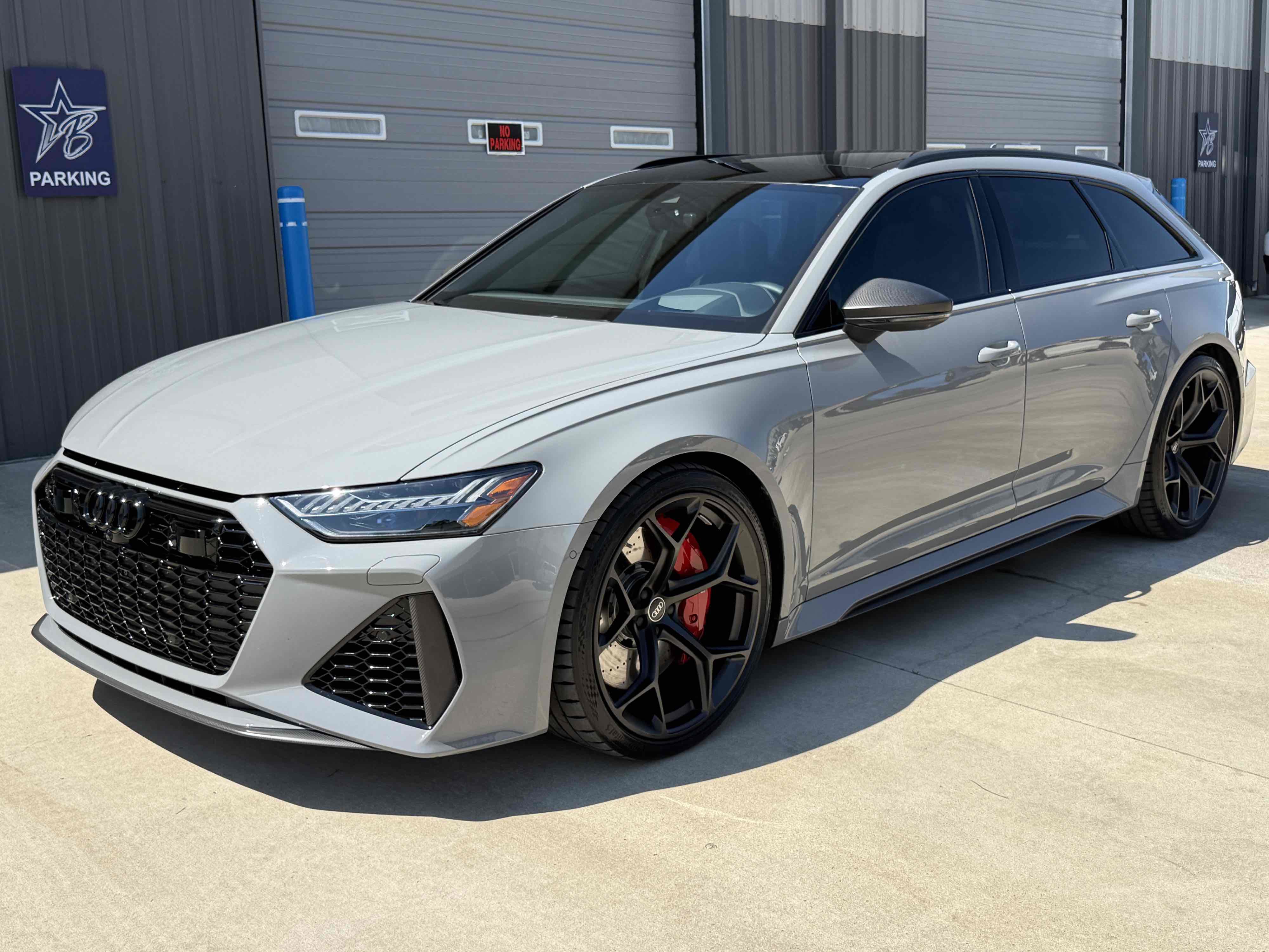 Used 2025 Audi RS 6 performance w/ Matte Carbon Package AWD/4WD image 18
