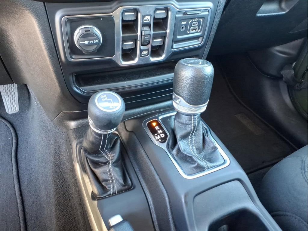 Used 2023 Jeep Gladiator Overland AWD/4WD image 25