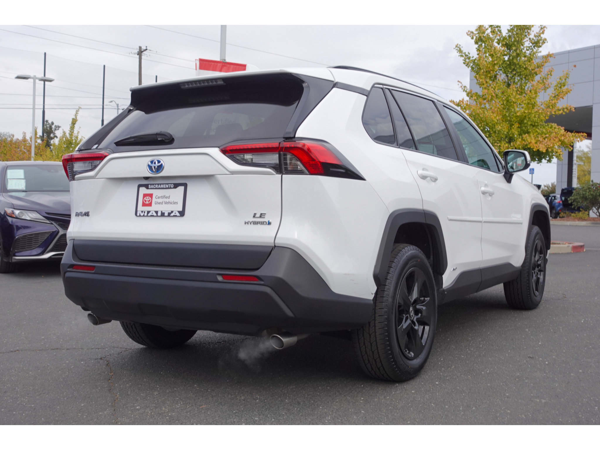 Certified 2024 Toyota RAV4 LE AWD/4WD image 3