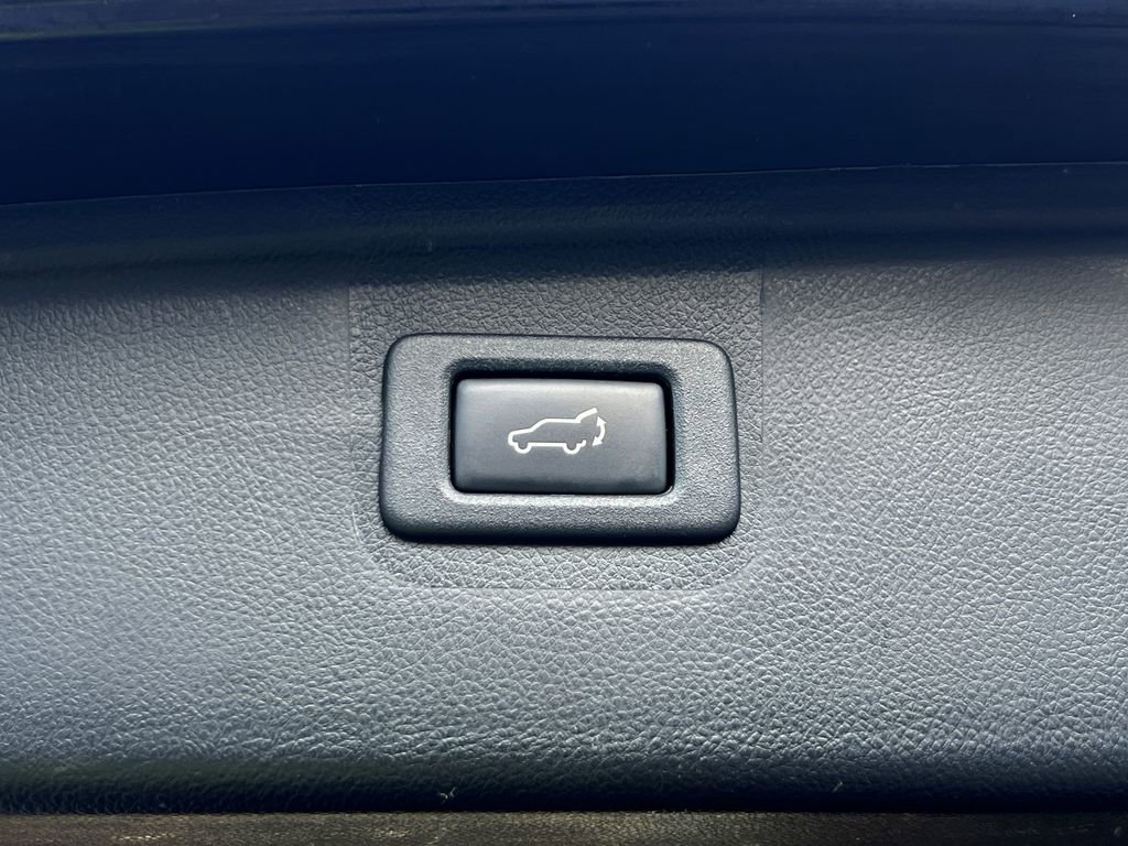 Used 2016 Subaru Outback 2.5i Limited image 16