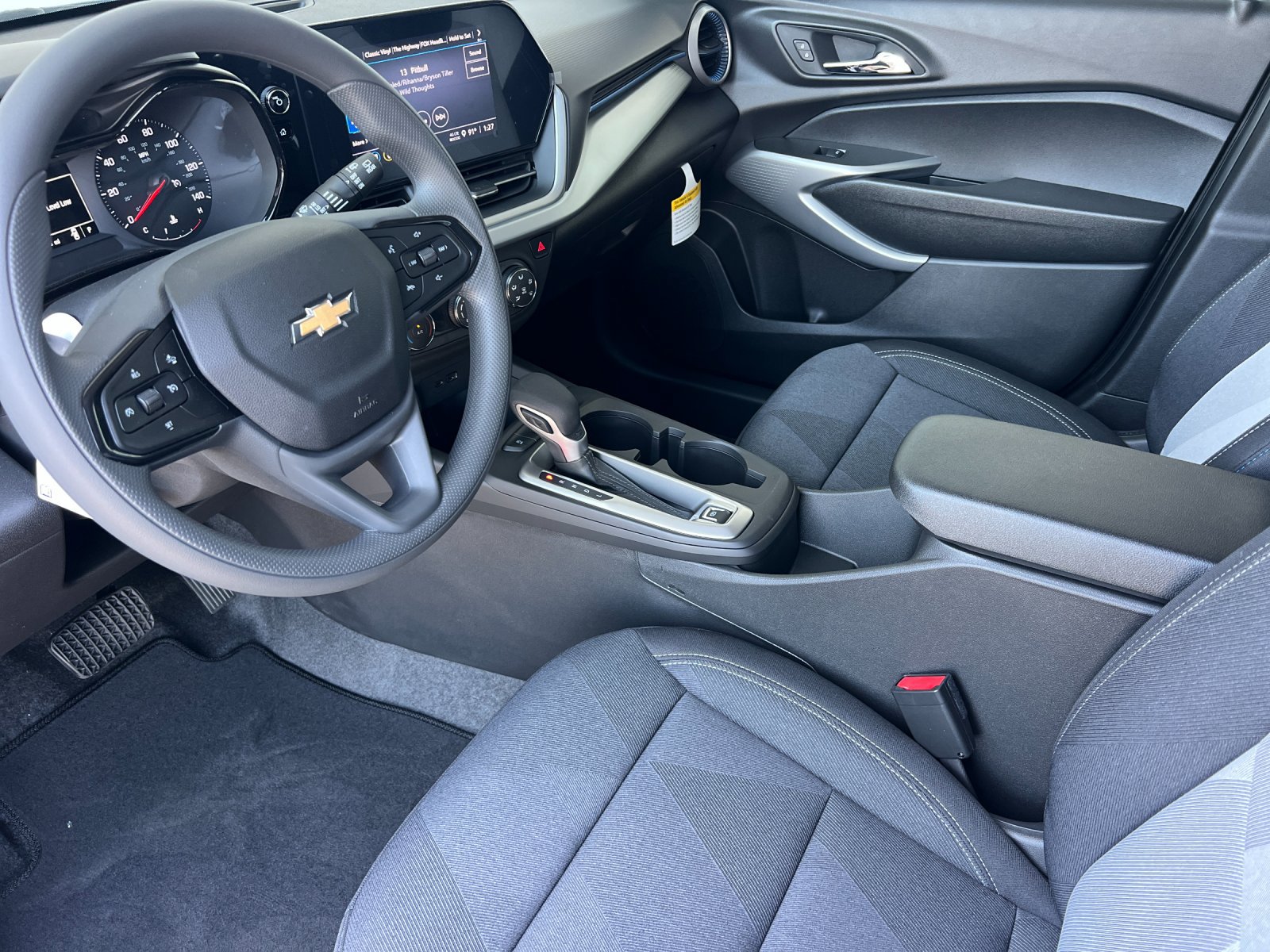 New 2026 Chevrolet Trax LS w/ Driver Confidence Package FWD image 10
