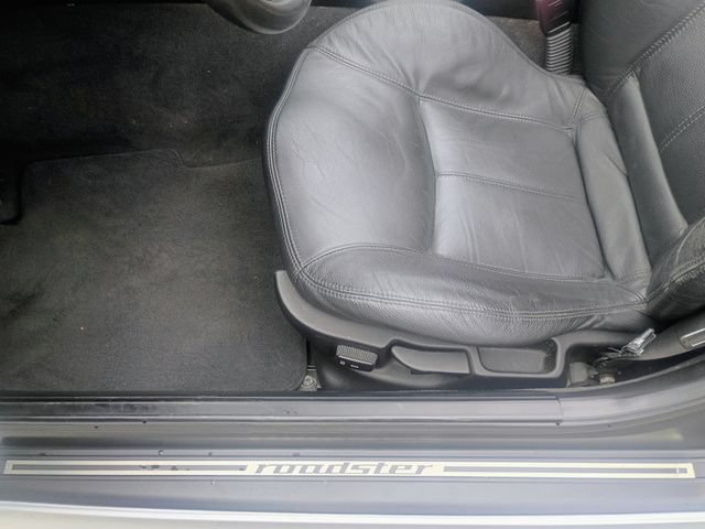 Used 2002 BMW Z3 2.5i RWD image 25