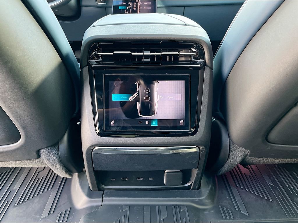 Used 2025 Cadillac Escalade IQ Sport 2 w/ LPO, ONYX Package AWD/4WD image 32