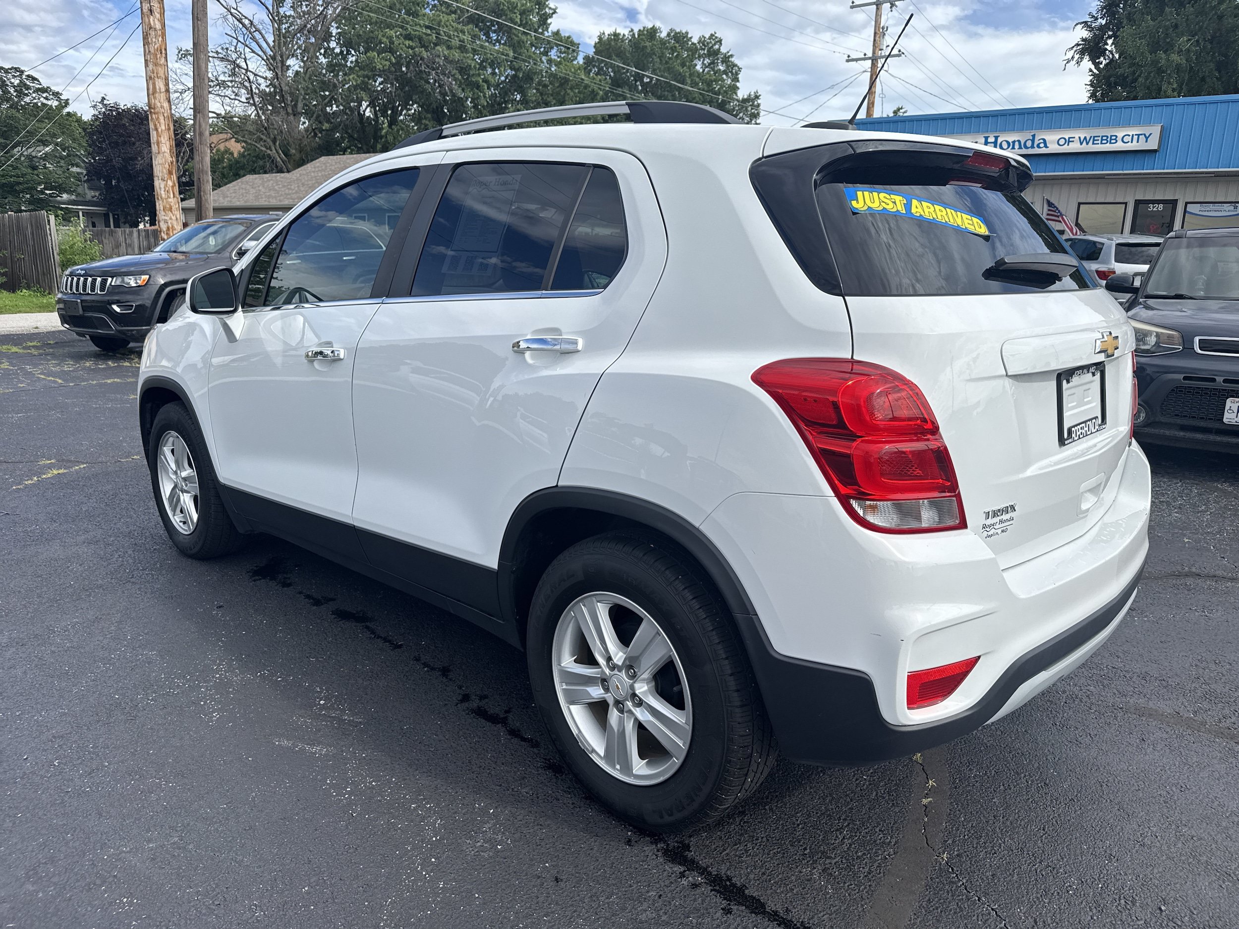 Used 2020 Chevrolet Trax LT w/ LT Convenience Package FWD image 9
