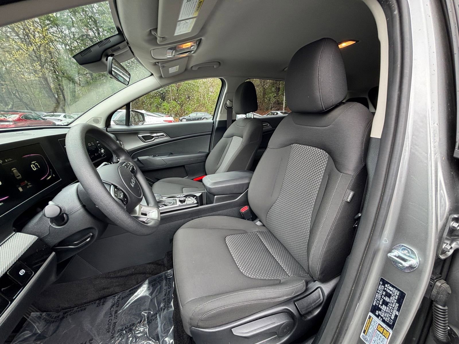 Used 2025 Kia Sportage LX image 36