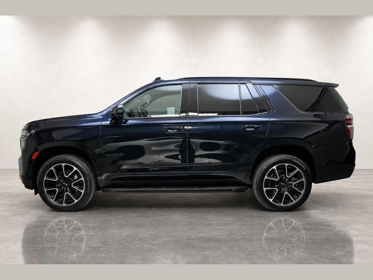 Used 2022 Chevrolet Tahoe RST w/ Luxury Package AWD/4WD image 6