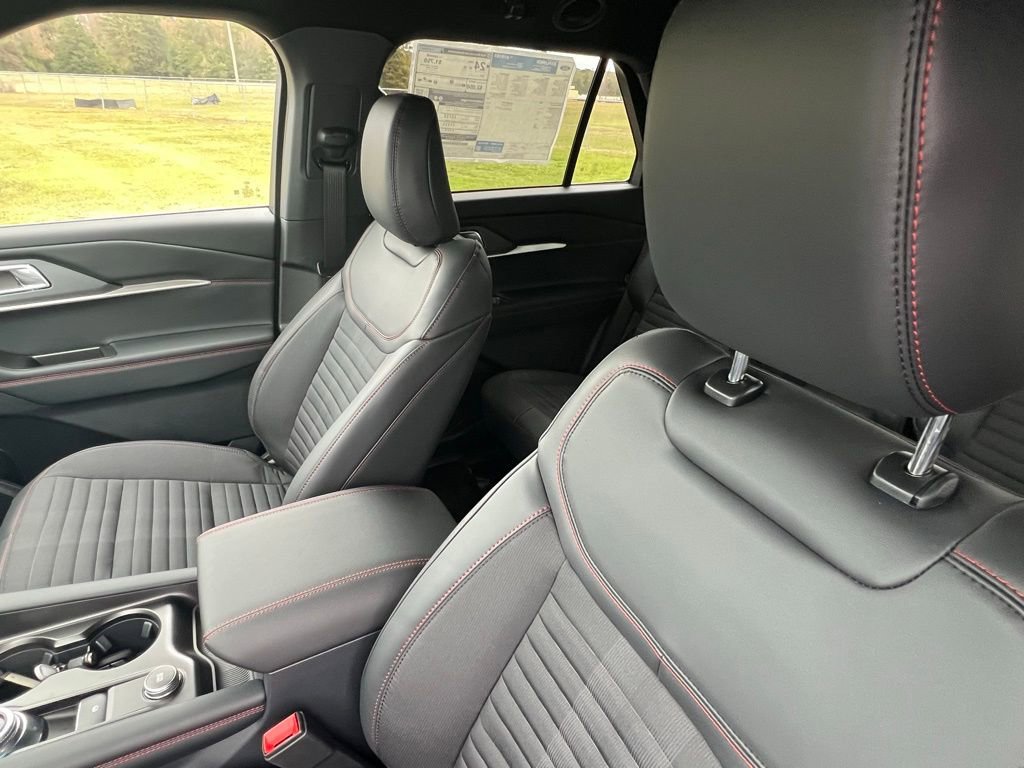 New 2026 Ford Explorer ST-Line w/ ST-Line Street Pack image 11