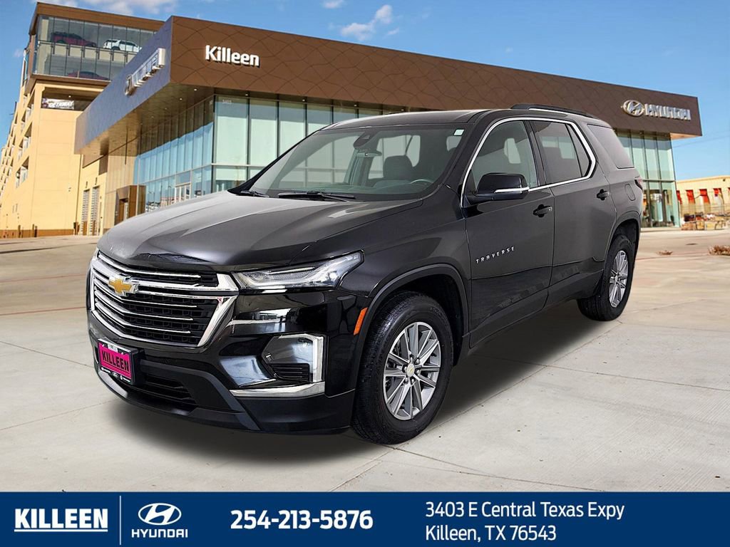 Used 2022 Chevrolet Traverse LT image 3