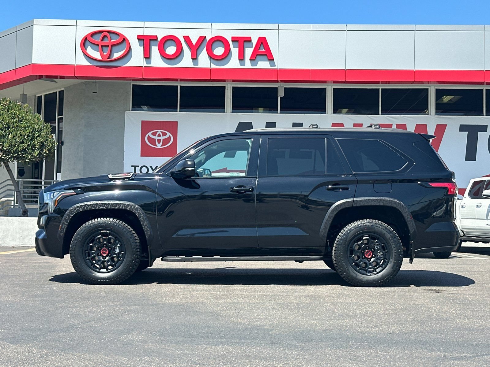 Used 2024 Toyota Sequoia TRD Pro AWD/4WD image 2