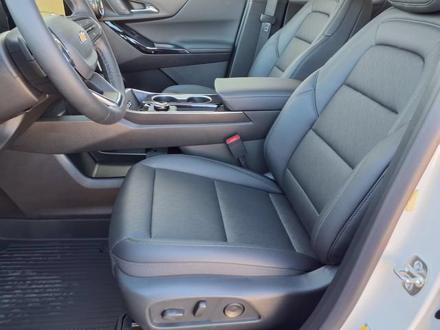 New 2026 Chevrolet Equinox LT w/ Convenience Package II FWD image 8