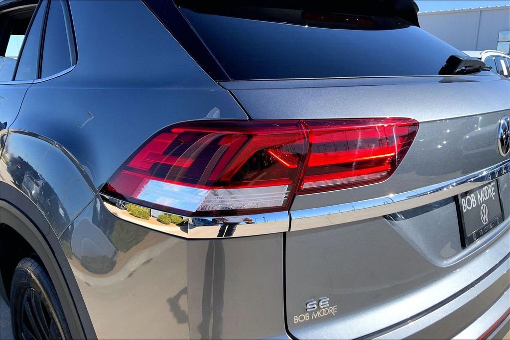 Used 2023 Volkswagen Atlas Cross Sport SE image 29