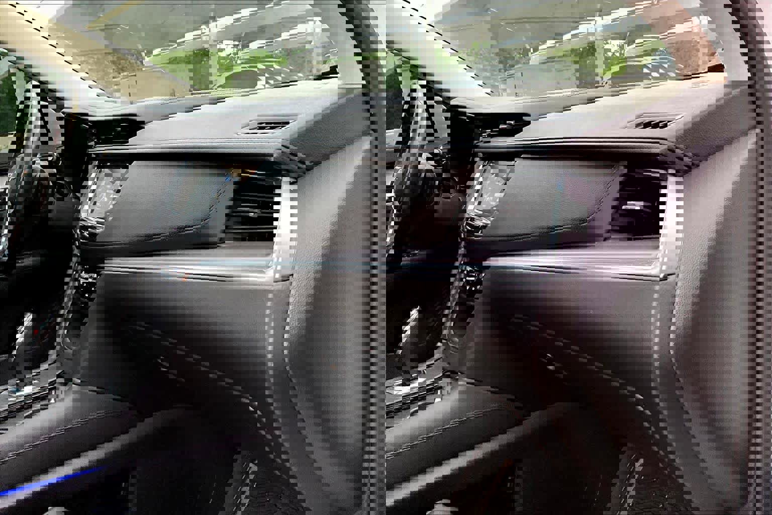 Used 2018 Cadillac XT5 Premium Luxury AWD/4WD image 19