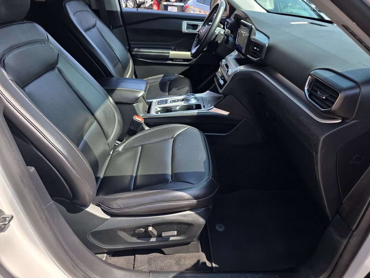 Used 2020 Ford Explorer XLT w/ Equipment Group 202A RWD image 15