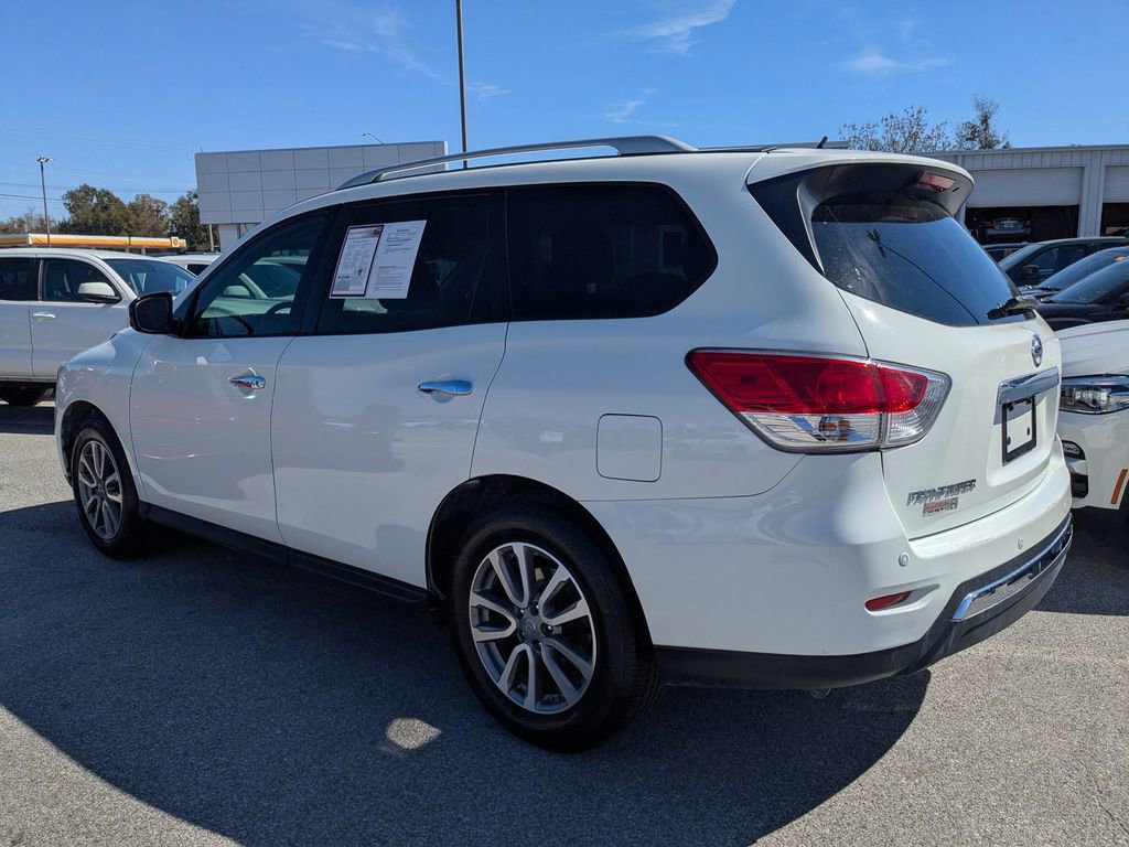 Used 2016 Nissan Pathfinder SV image 4