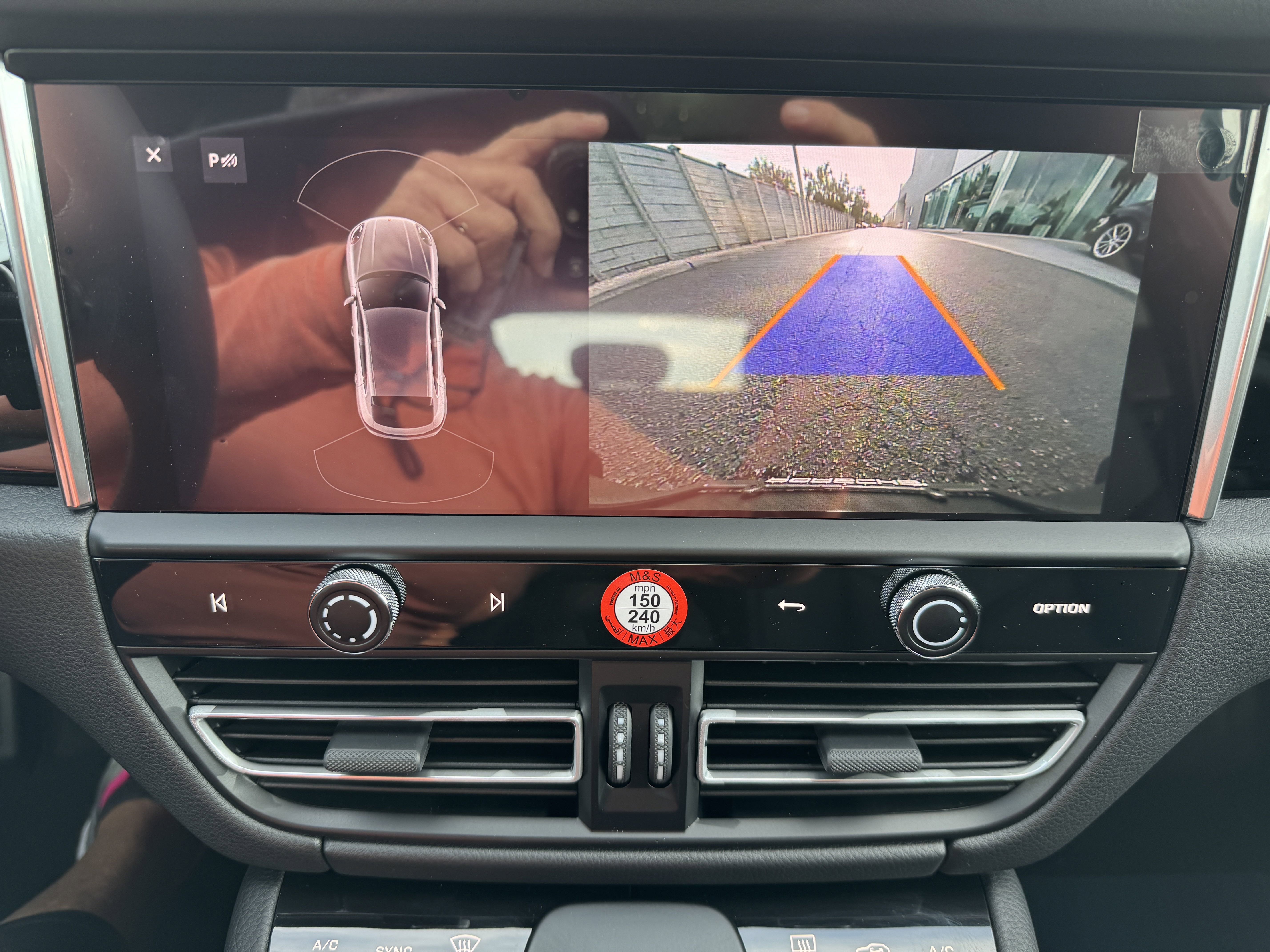 New 2025 Porsche Macan image 29