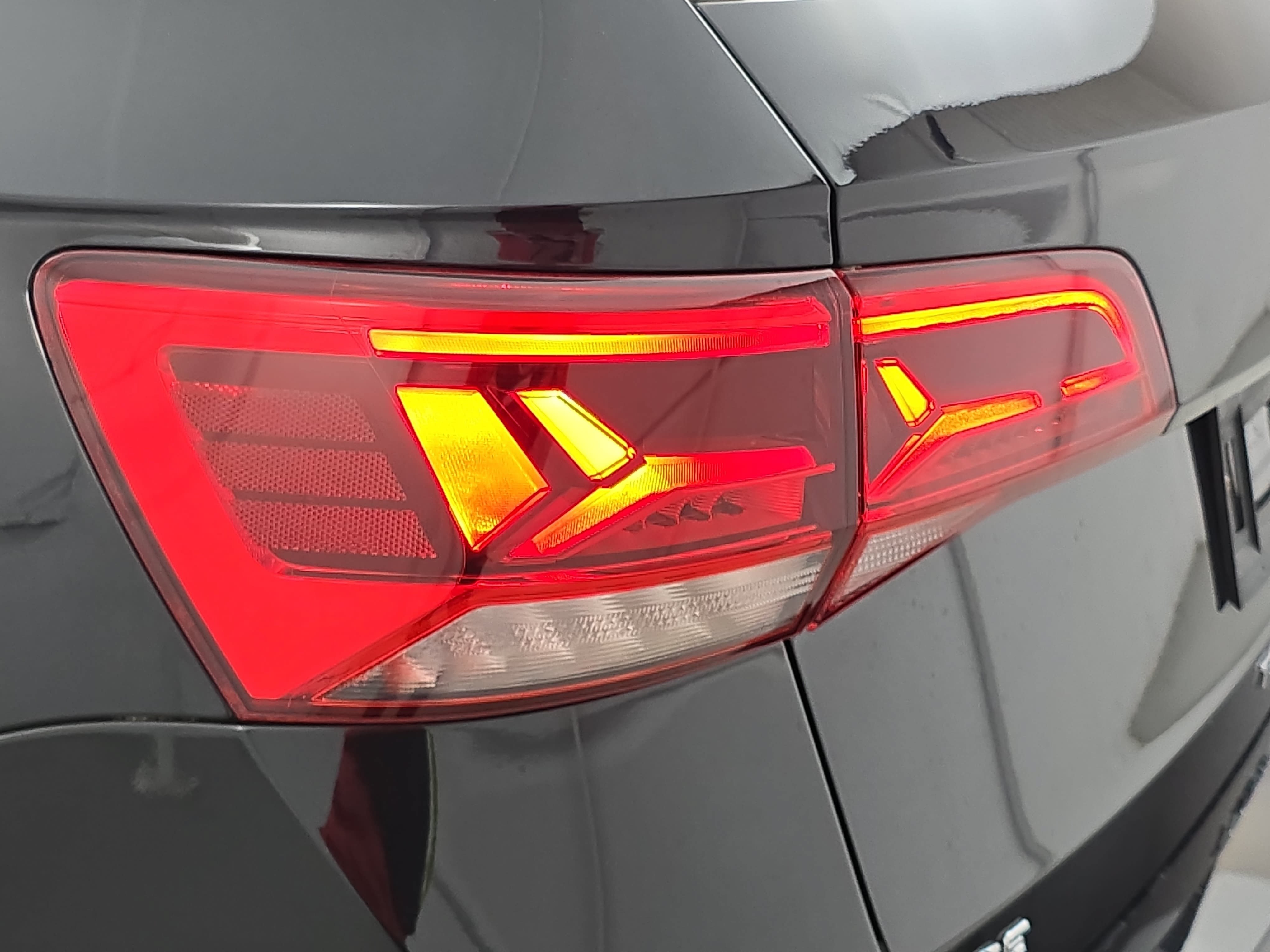 Certified 2023 Volkswagen Taos SE FWD image 34