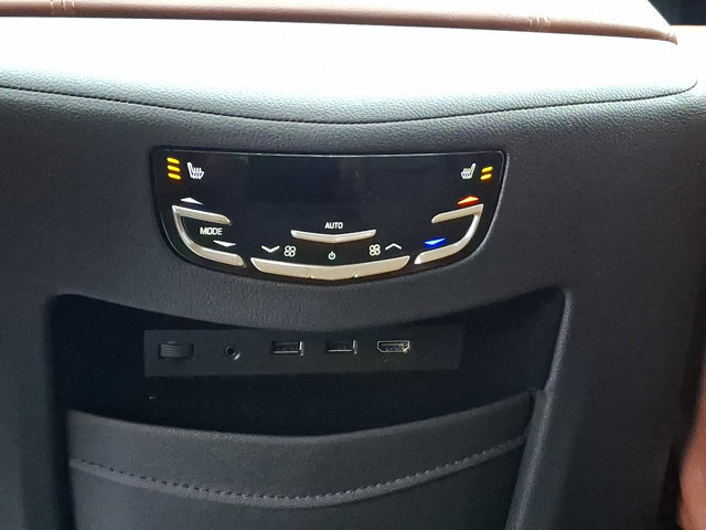 Used 2020 Cadillac Escalade Luxury image 13