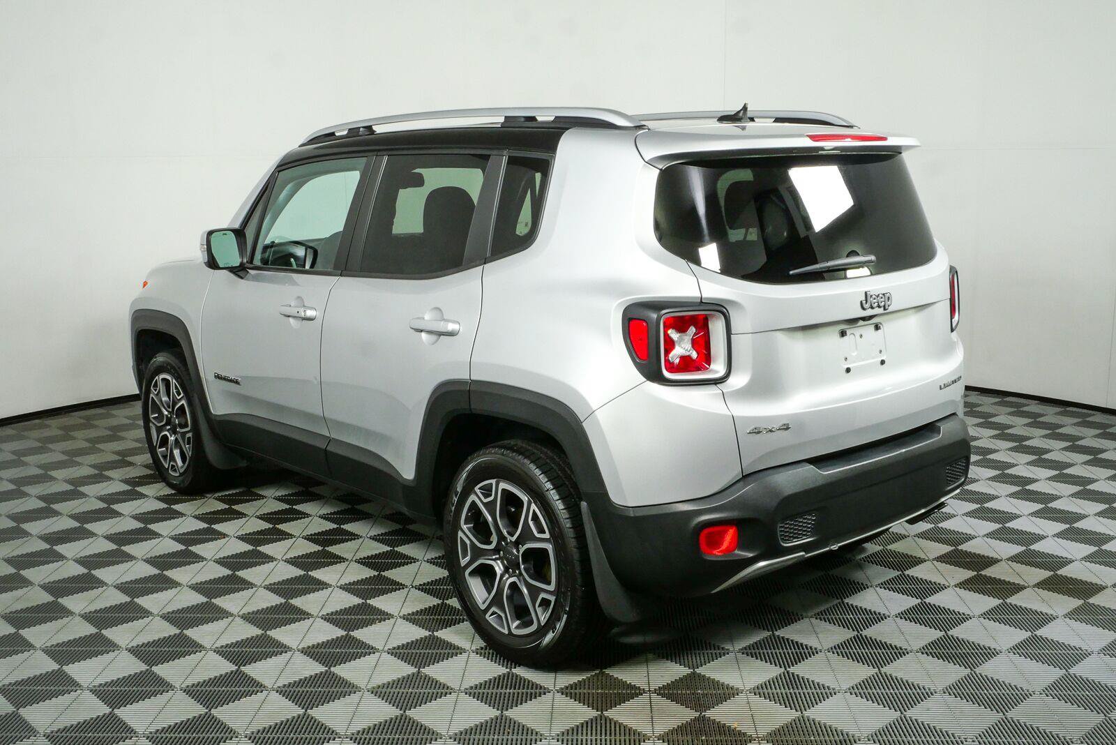 Used 2017 Jeep Renegade Limited AWD/4WD image 26