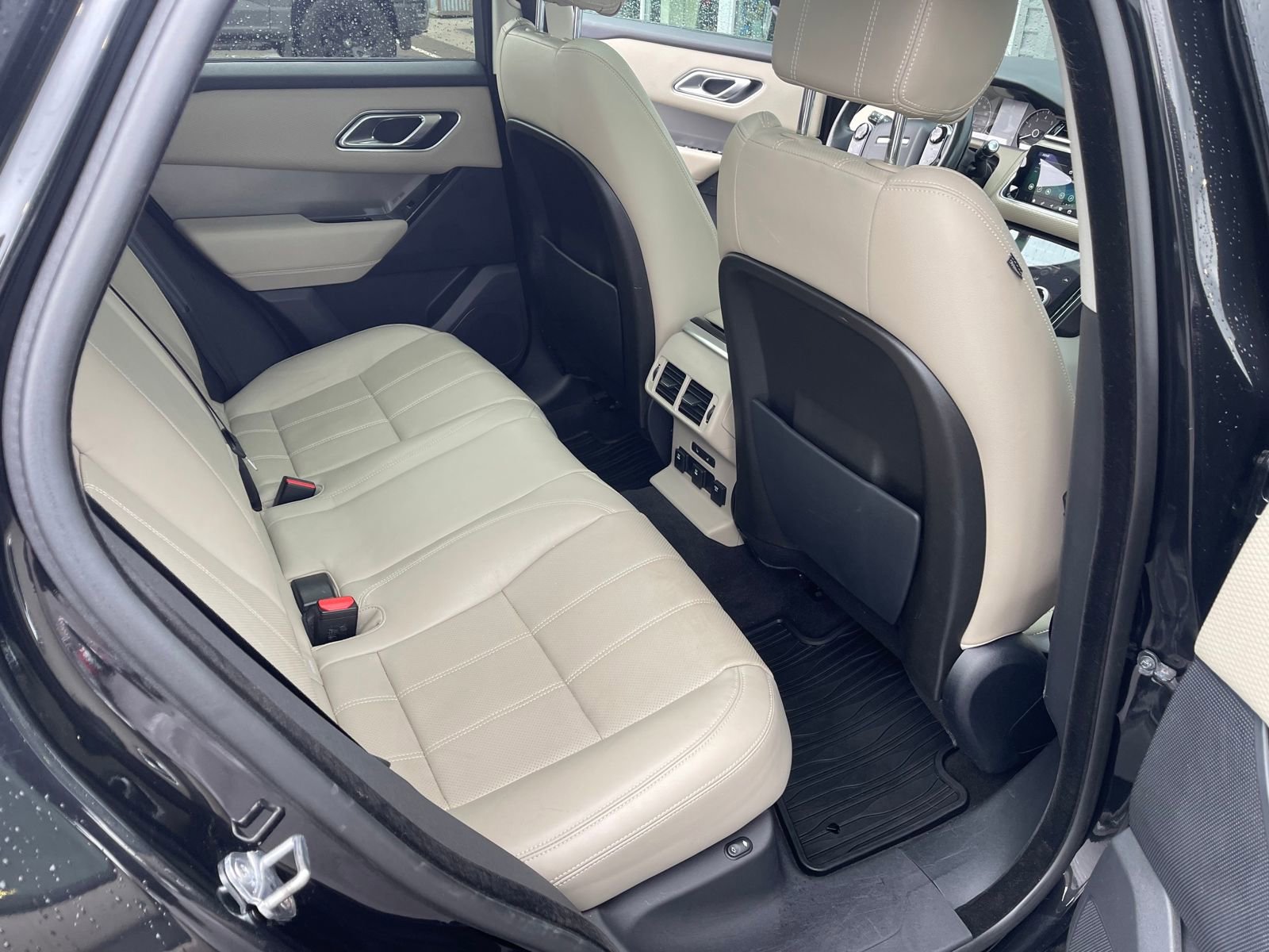 Used 2018 Land Rover Range Rover Velar S image 16