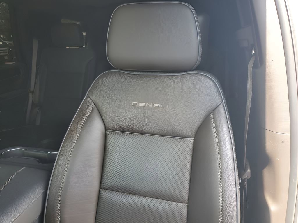Used 2021 GMC Yukon Denali w/ Denali Ultimate Package image 32