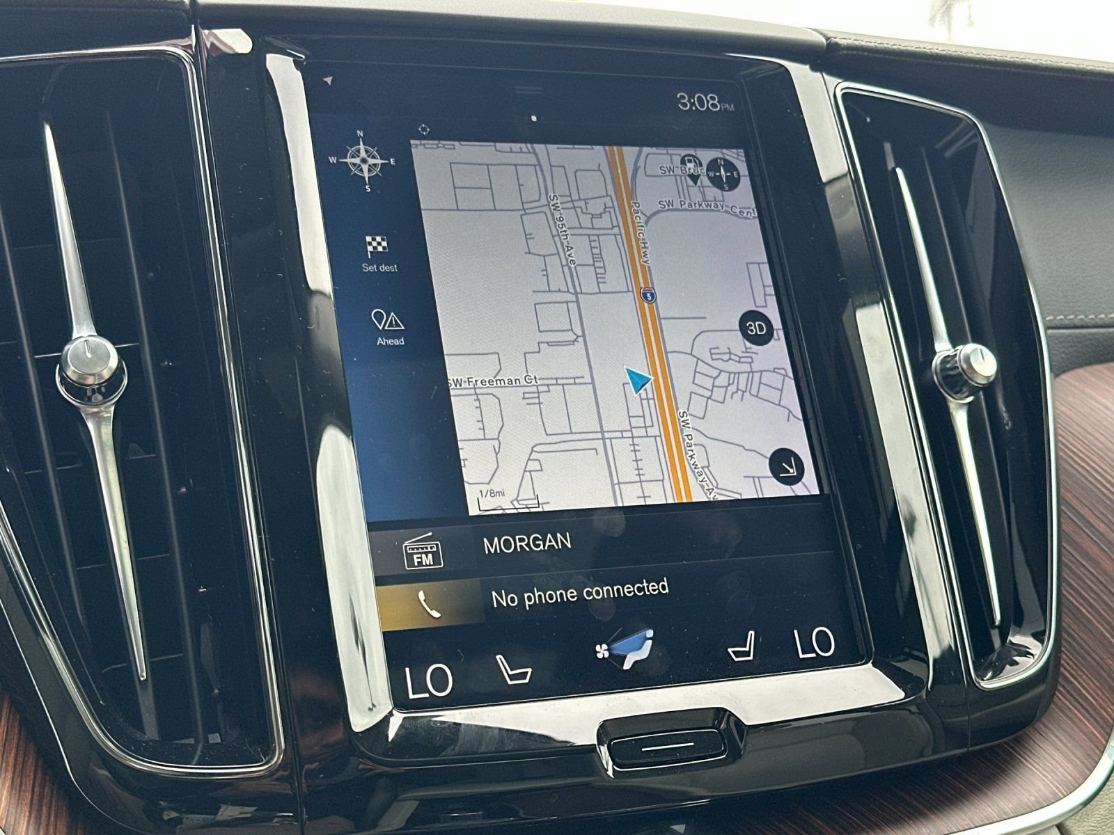 Used 2020 Volvo XC60 T8 Inscription image 17