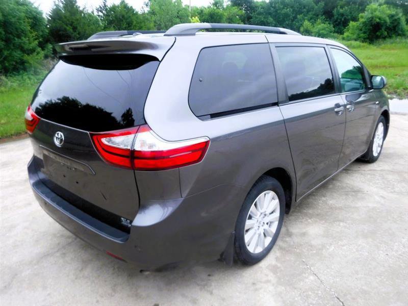 Used 2017 Toyota Sienna AWD image 6