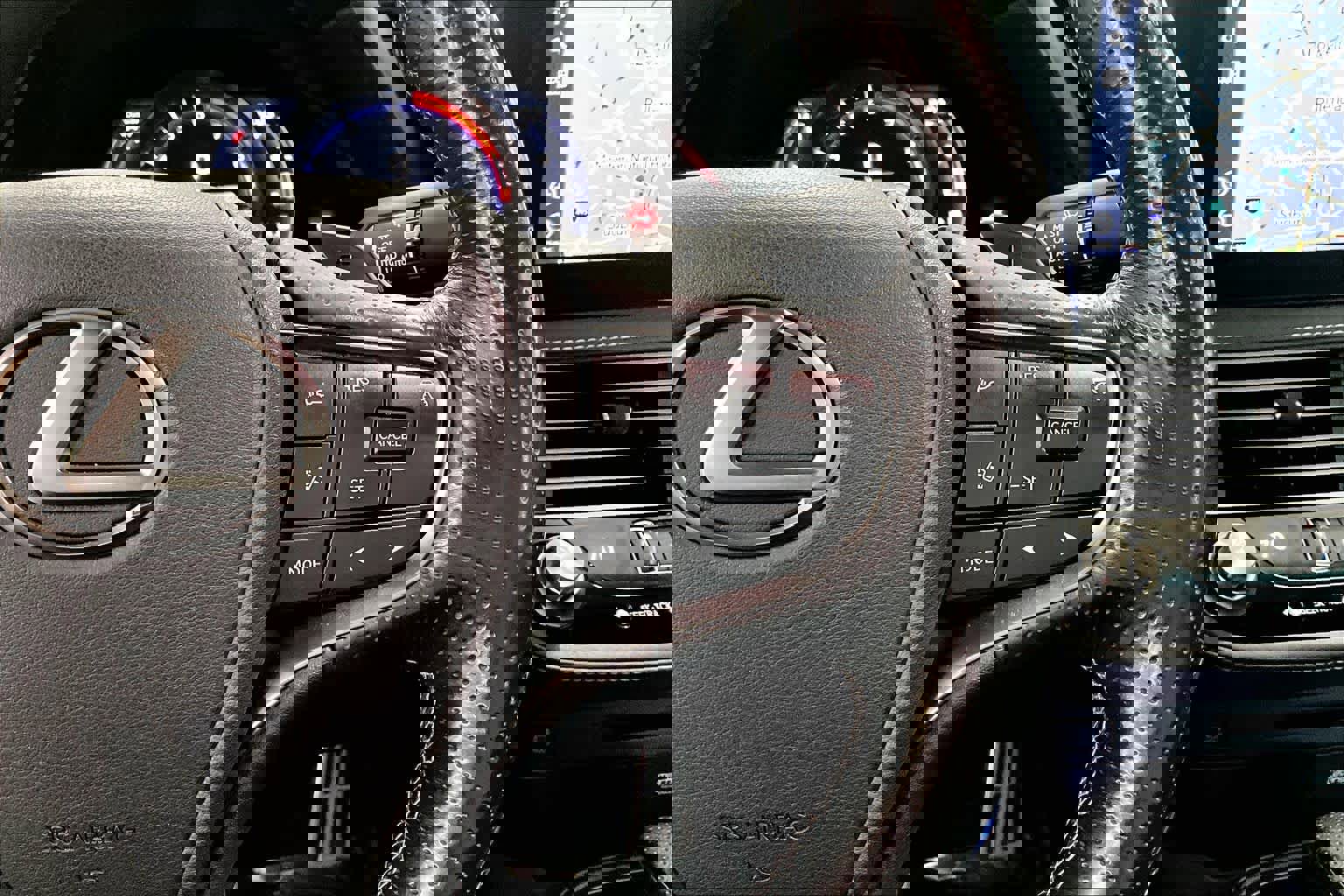 Used 2022 Lexus LS 500 F Sport w/ Accessory Package (Z2) image 24