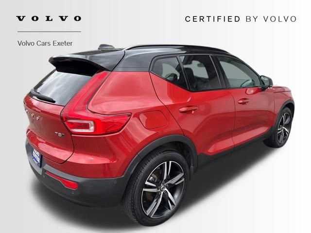 Certified 2022 Volvo XC40 T5 R-Design w/ Advanced Package image 9