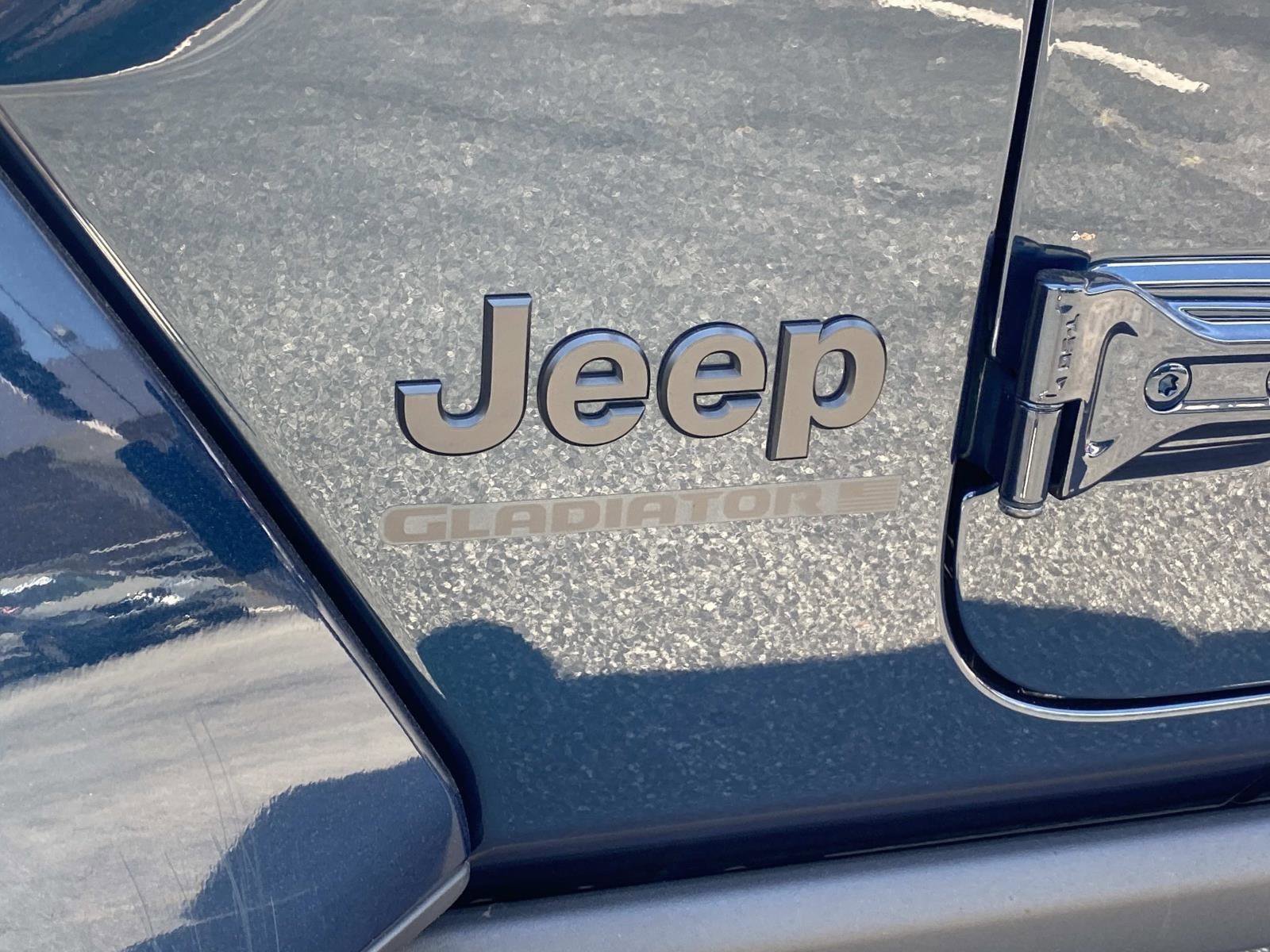 Used 2025 Jeep Gladiator Sport AWD/4WD image 12