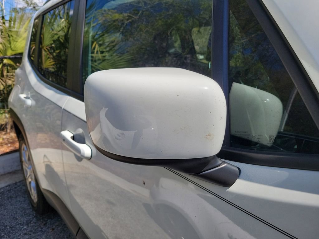 Used 2019 Jeep Renegade Latitude w/ Popular Equipment Group image 11