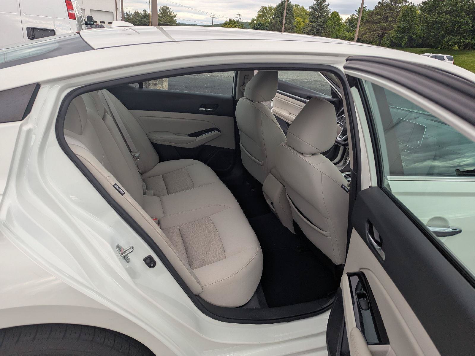 Used 2021 Nissan Altima 2.5 SV w/ SV Premium Package AWD/4WD image 28