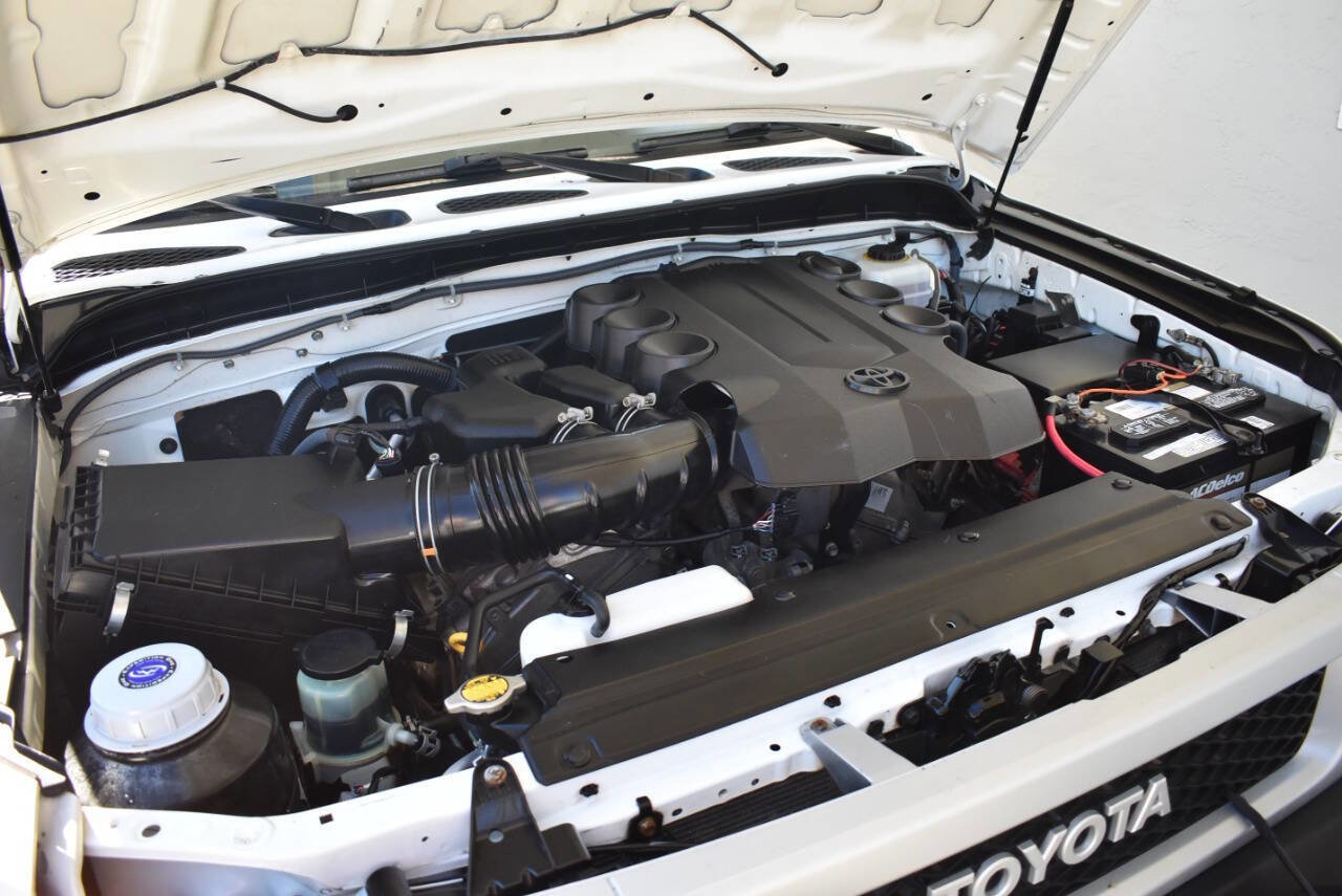 Used 2010 Toyota FJ Cruiser 4WD image 62