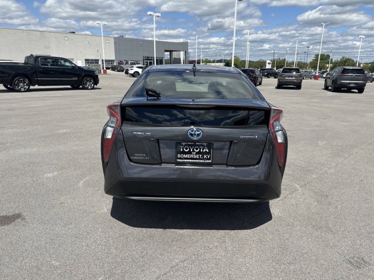 Used 2016 Toyota Prius Two FWD image 4