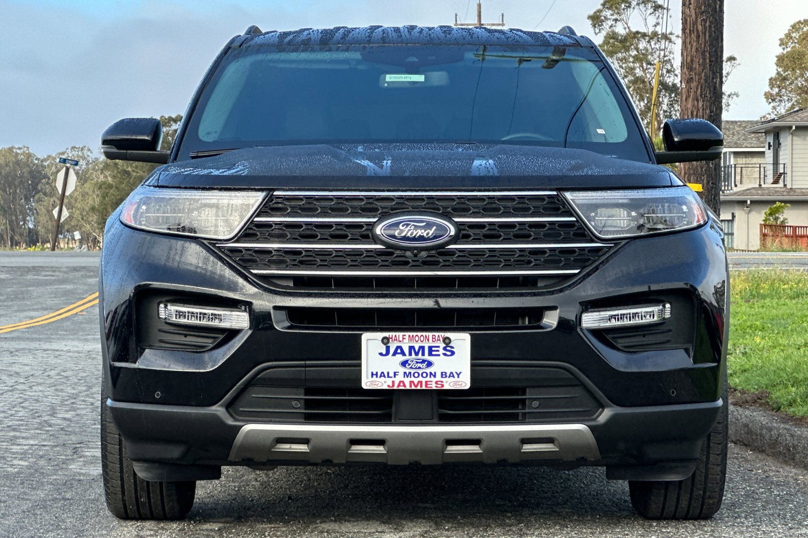 Used 2022 Ford Explorer XLT w/ Equipment Group 202A image 8