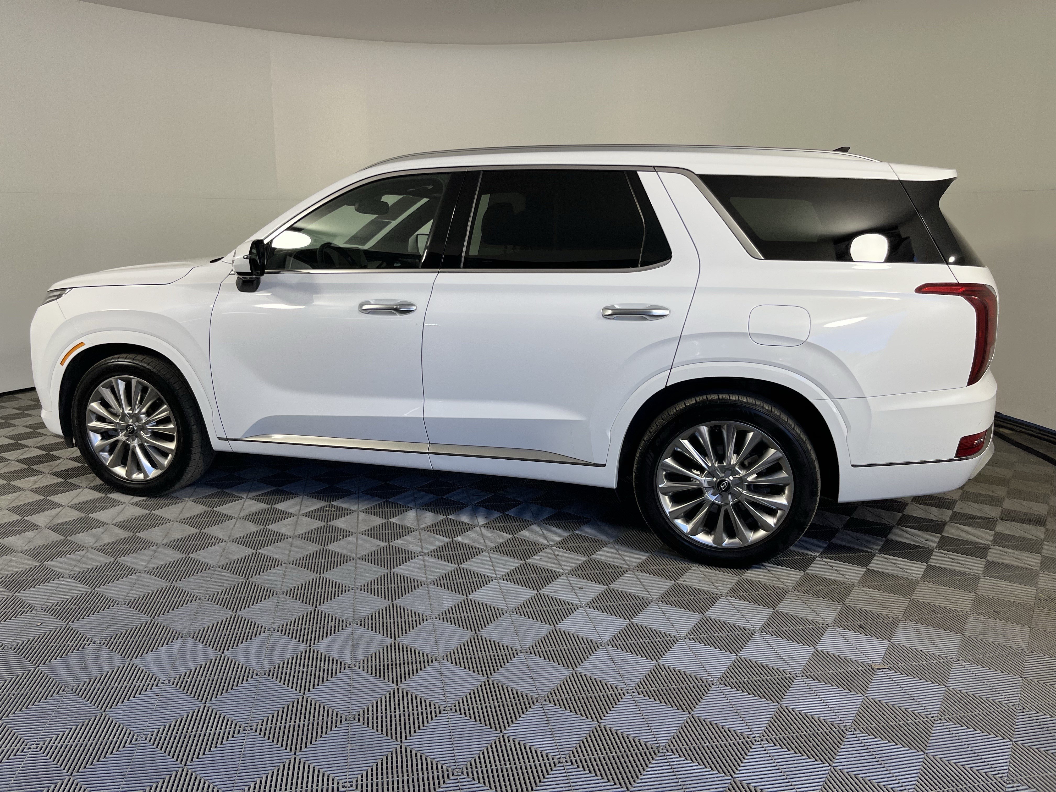 Used 2020 Hyundai Palisade Limited AWD/4WD image 2
