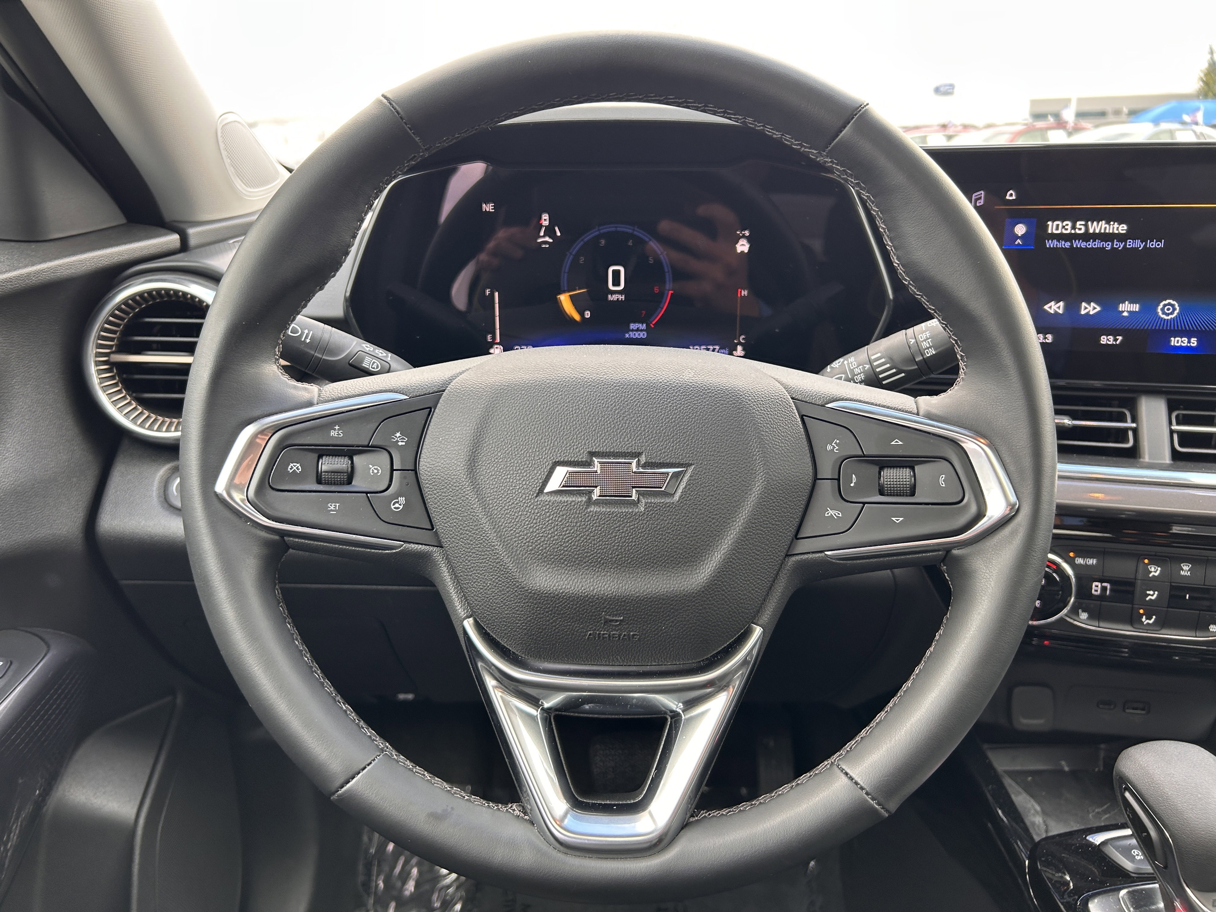 Used 2025 Chevrolet Trax ACTIV w/ Sunroof Package image 11