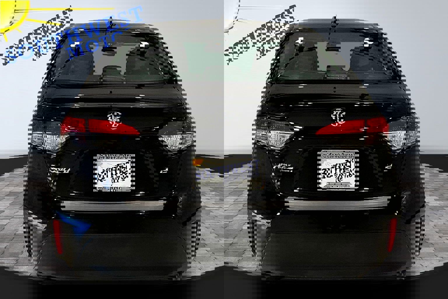 Used 2023 Toyota Corolla LE image 5