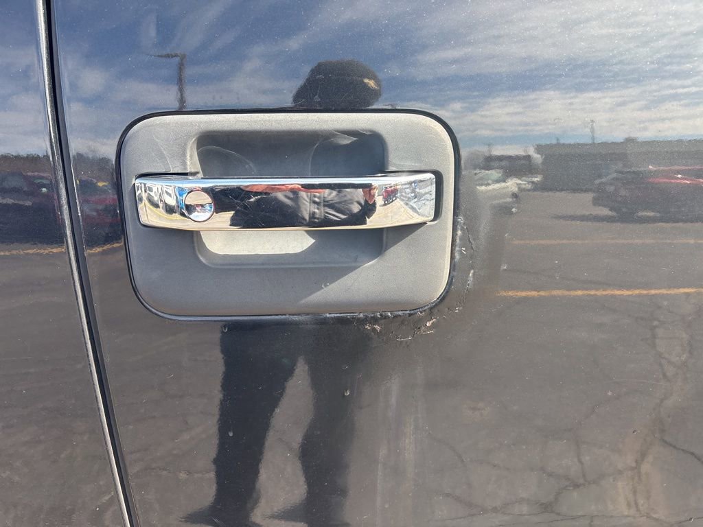 Used 2010 Ford F150 XLT image 16