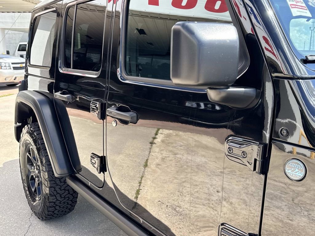 Used 2024 Jeep Wrangler Unlimited image 16