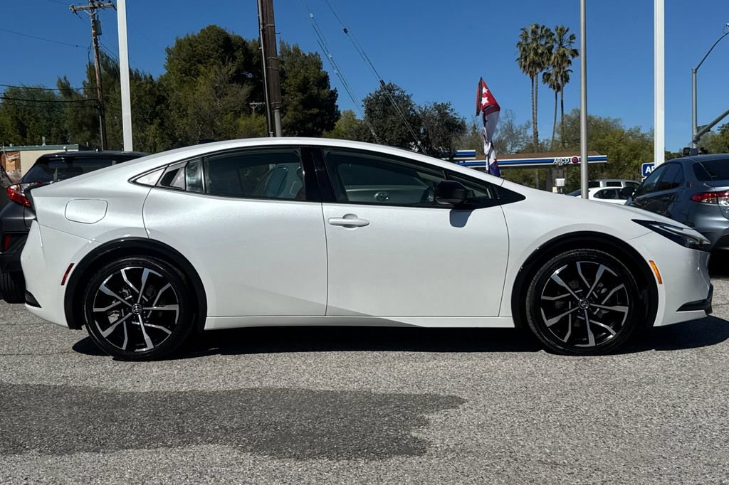 Used 2024 Toyota Prius Prime image 2