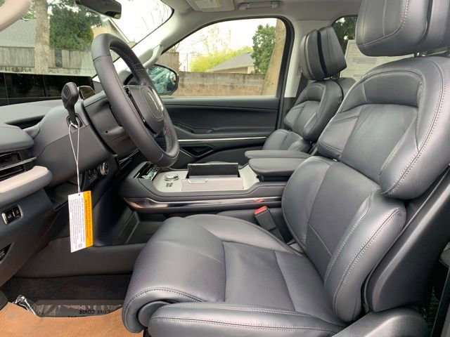 New 2026 Lincoln Navigator L Reserve AWD/4WD image 15