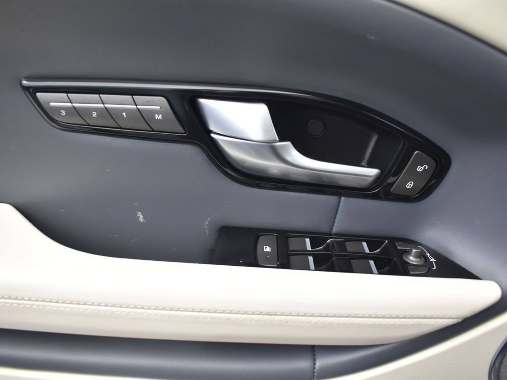 Used 2019 Land Rover Range Rover Evoque HSE Dynamic AWD/4WD image 28